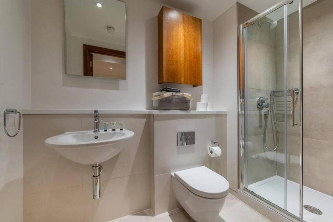 Studio - Tower Hill - City Centre By Prime London Stays N-7 Bagian luar foto