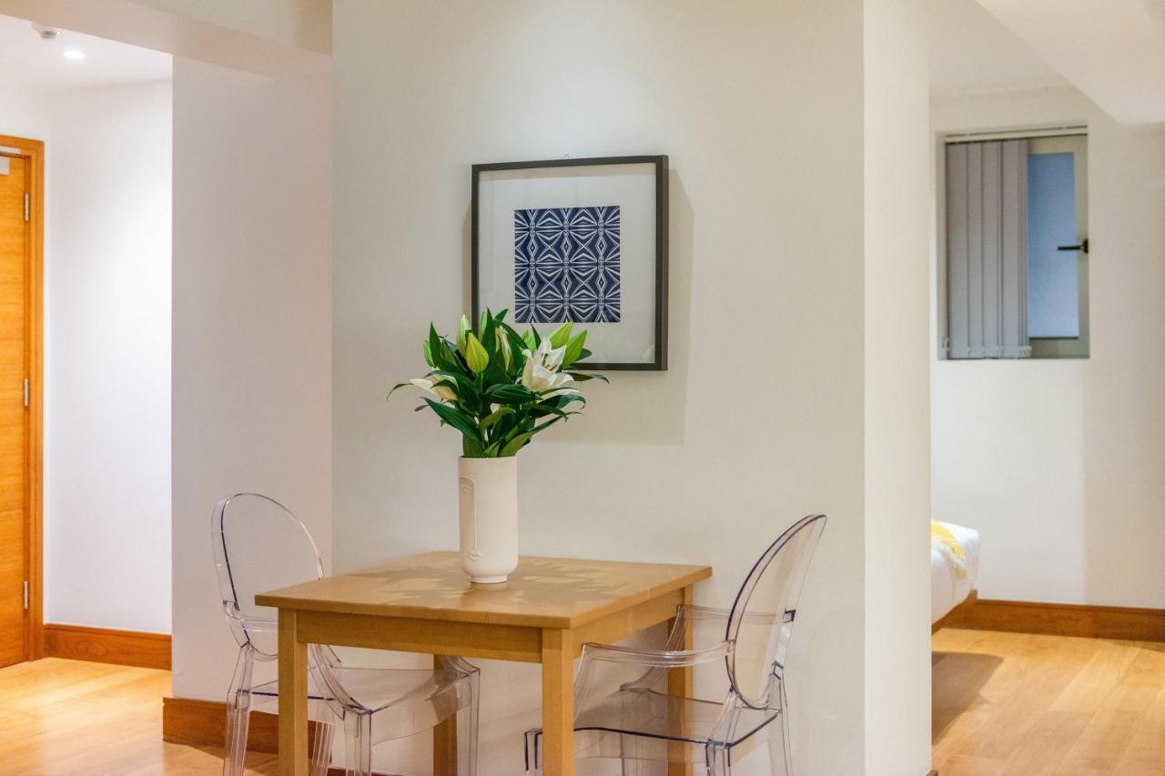 Studio - Tower Hill - City Centre By Prime London Stays N-7 Bagian luar foto